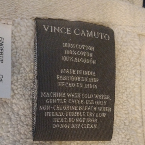 Vince Camuto Soft Cream Fingertip Towel - Picture 6 of 6